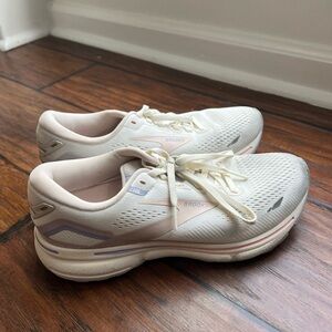 Brooks Ghost 15 Women's Cream Running Shoes